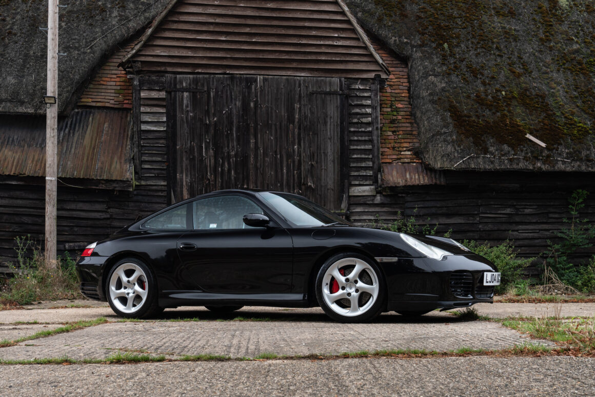 Black Porsche 996 C4S